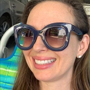 Meet your Posher, Ellen